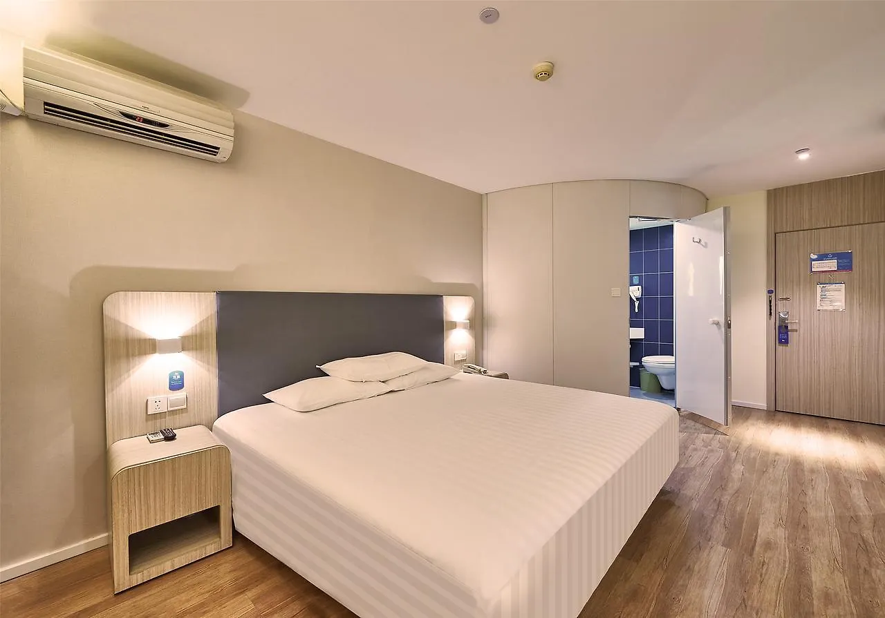 Hanting Hotel Zhuhai Gongbei Port Qinglv Nanlu Branch 2*,